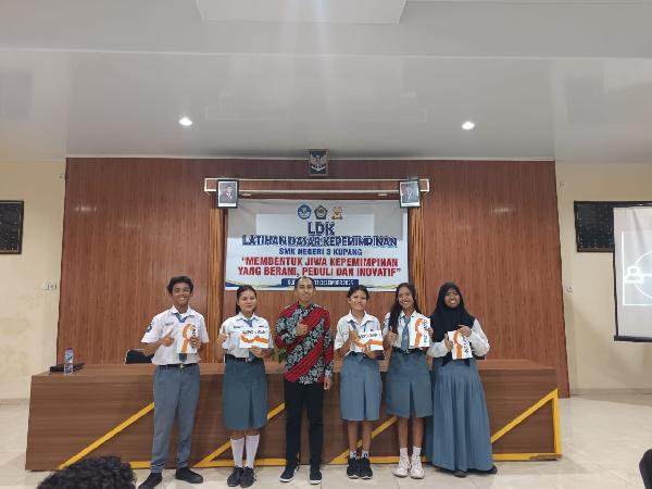 SMKN 3 Kupang Gelar LDKS, Siapkan Calon Pemimpin Muda Berintegritas