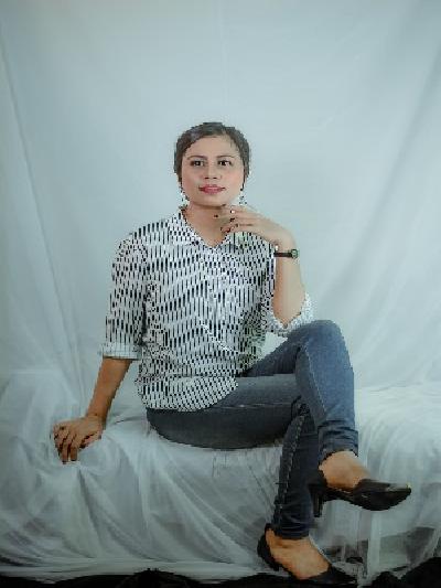 Desi Susanti Ina, S.Pd